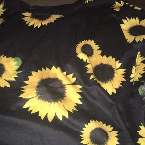 cropped sunflower tee